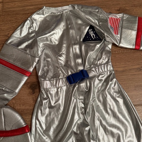 NWOT Pottery Barn Kids Silver Astronaut Costume 4-6 - Picture 3 of 6